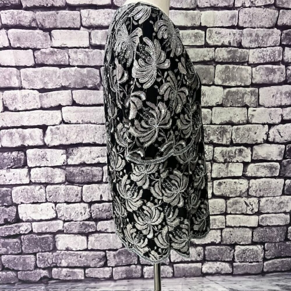 Laurence Black & Gray Blouse W/ Decorative Beads & Sequins Size XL - Picture 8 of 9